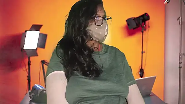 Hansika190 live sex cam