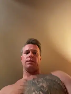 DILFiGuess1 live sex cam