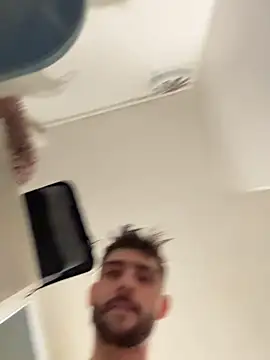 Hugo34bg live sex cam