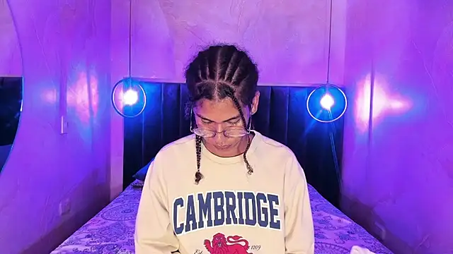 Maxim-Walker live sex cam