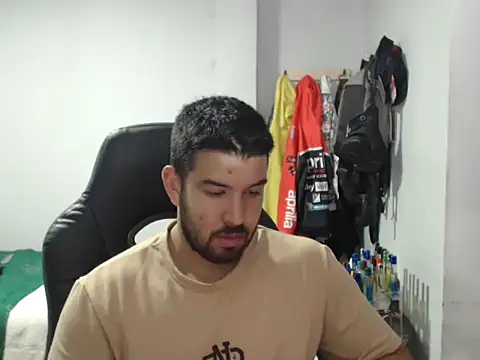 Axel11113 live sex cam