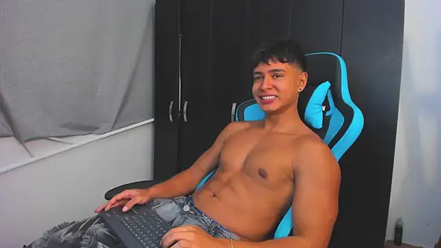 Bray_Kevin live sex cam