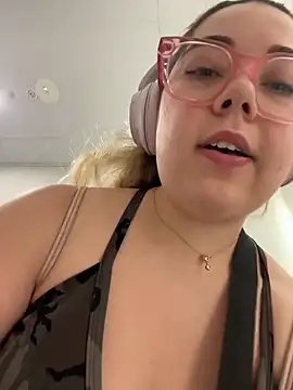 brooklynivy live sex cam