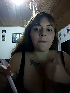 Juanita-30 live sex cam