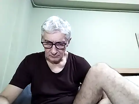 BIGUNCUTHARDCOCK live sex cam