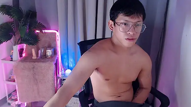 pinkcock_froi2305 live sex cam