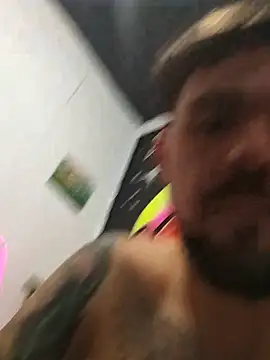 parejajuguetona420 live sex cam