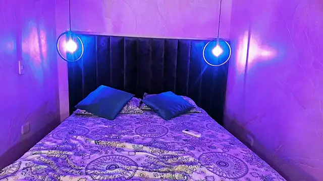 Maxim-Walker live sex cam