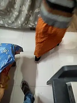 COUPLLE_VILLAGE live sex cam