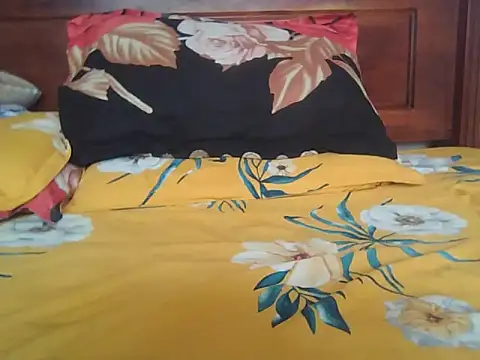 Nuttysub live sex cam