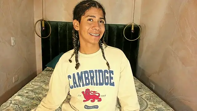 Maxim-Walker live sex cam