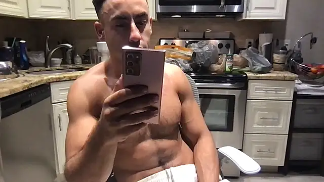 BigGuyMuscle live sex cam