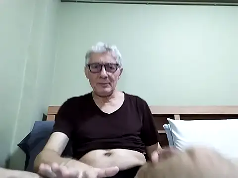 BIGUNCUTHARDCOCK live sex cam