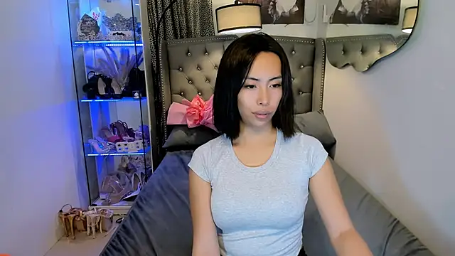 reighnempress live sex cam