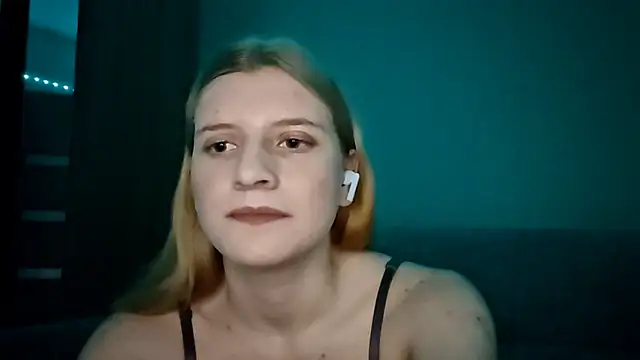 LynteriLain live sex cam