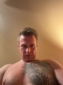 DILFiGuess1 live sex cam