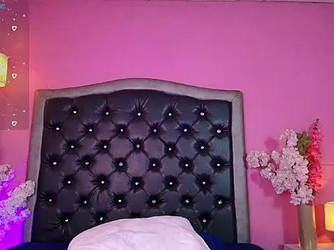 AlexiaHearts live sex cam