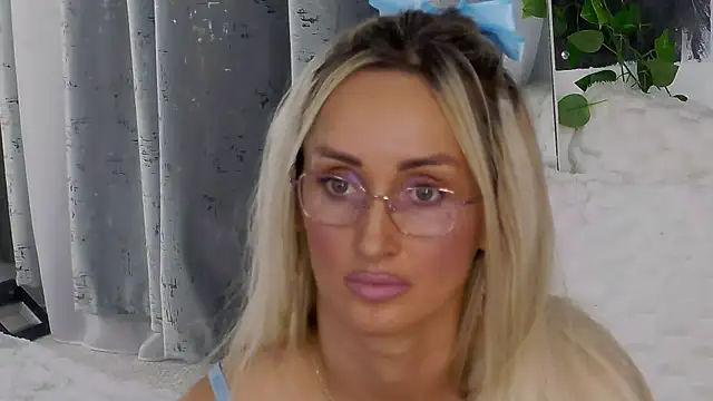 IsabelleEthan live sex cam