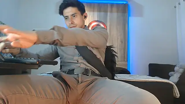 Andrew_4_ live sex cam