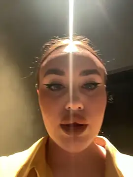 KiraSunshine live sex cam