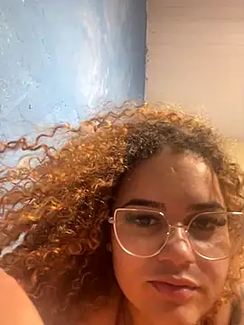 Lolacavalona live sex cam