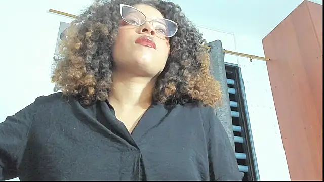 Ada_gales_ live sex cam