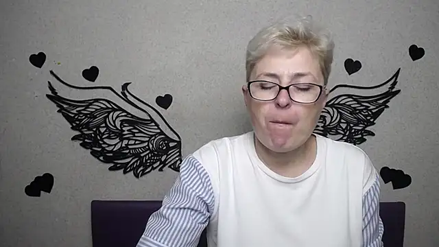 EmiliaGree live sex cam