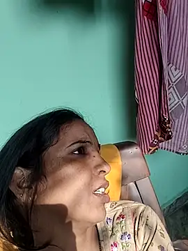 Hotty-Nidhi live sex cam