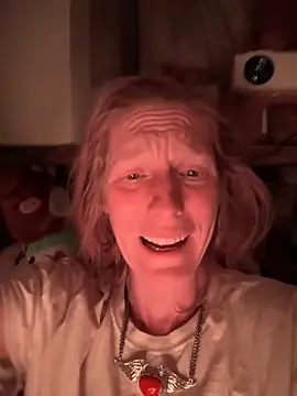 GoldenFlameGoddess live sex cam