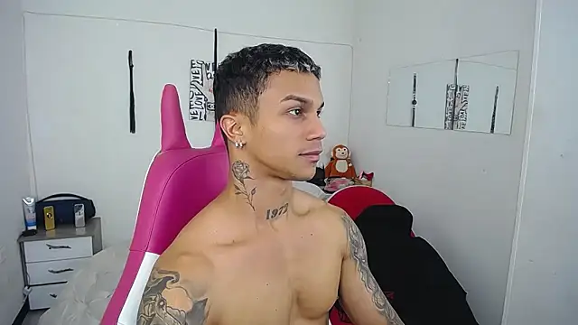Leonard_Price live sex cam