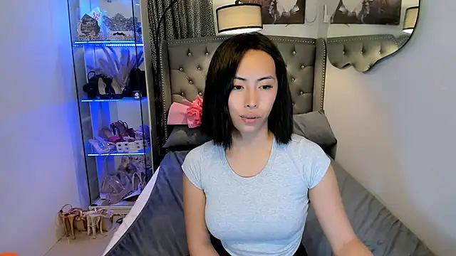 reighnempress live sex cam