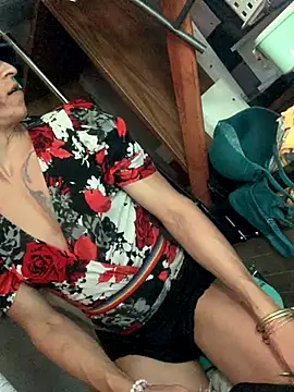 gurlnips live sex cam