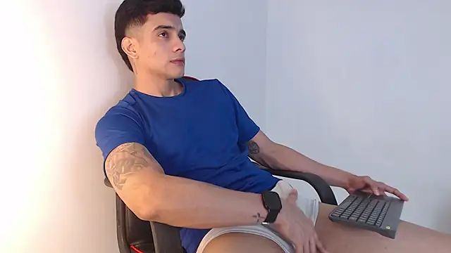 adam_levis17 live sex cam