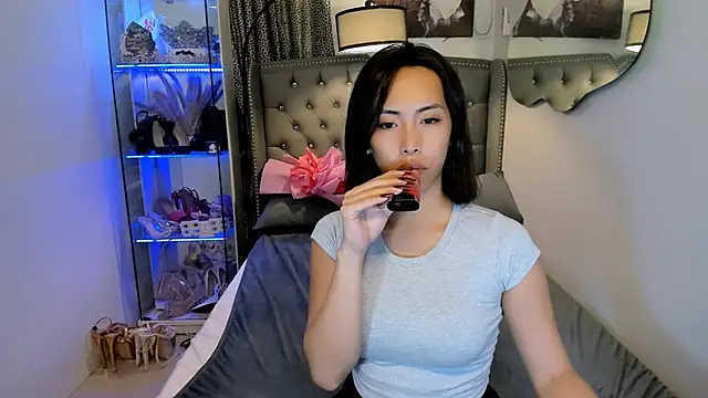 reighnempress live sex cam