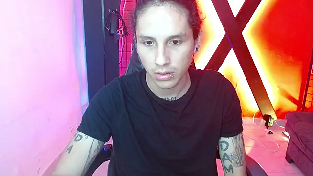 alan_dominat live sex cam