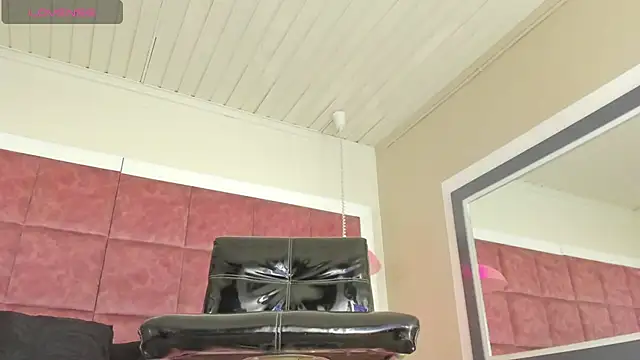 Shara_Goddes05 live sex cam