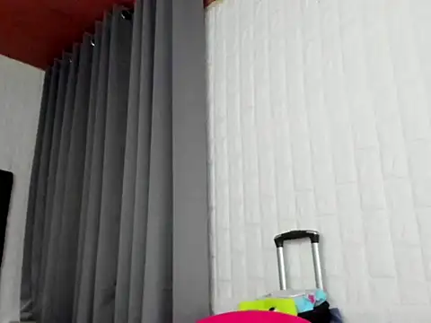 hottycrishina live sex cam