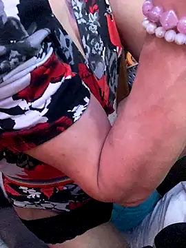 gurlnips live sex cam