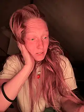 GoldenFlameGoddess live sex cam