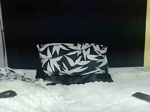 WildHornyTiger18 live sex cam