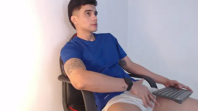 adam_levis17 live sex cam