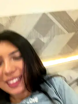 Maii_chan live sex cam