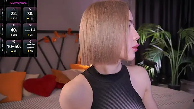 LindaThacker live sex cam