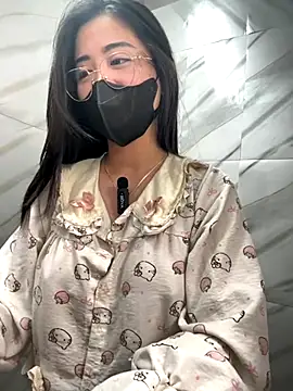 Voyerra_g live sex cam