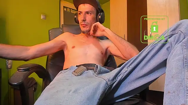 BigCumShoot live sex cam