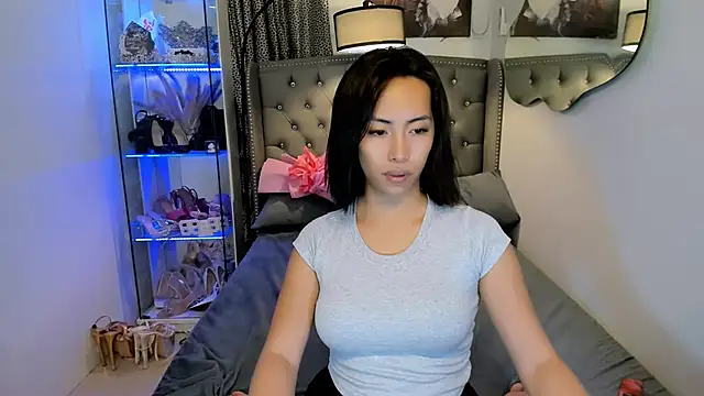 reighnempress live sex cam