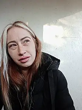 Reina_Cummings live sex cam