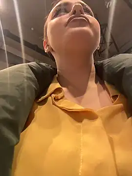 KiraSunshine live sex cam