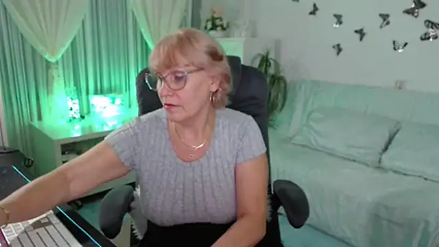 Ghertrude52 live sex cam