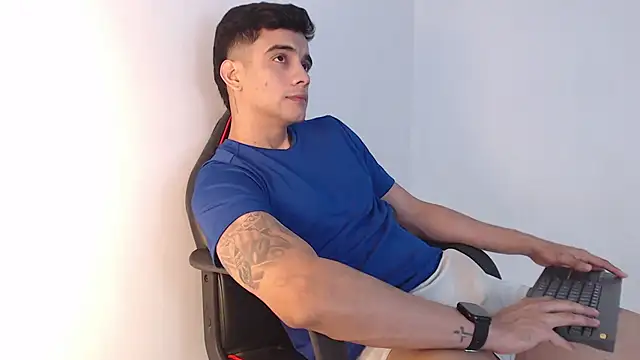 adam_levis17 live sex cam